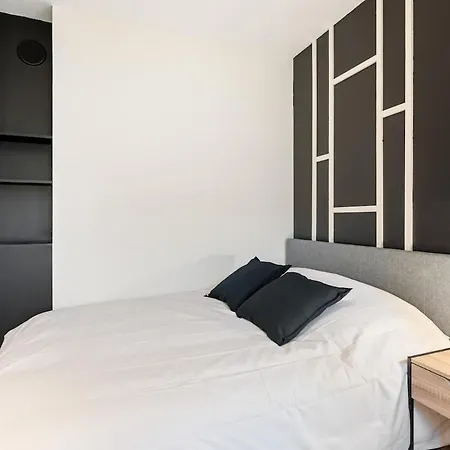 Grand 4 Avec Cinema Dans Centre *