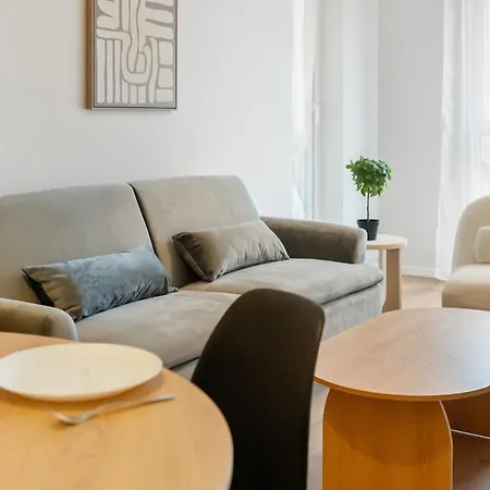 Apartment Grand 4 Avec Cinema Dans Centre