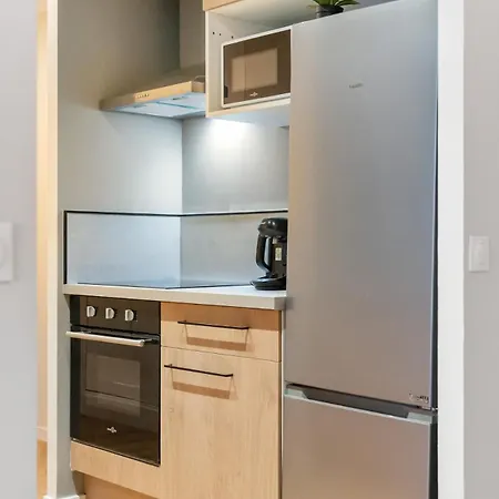 Apartment Grand 4 Avec Cinema Dans Centre